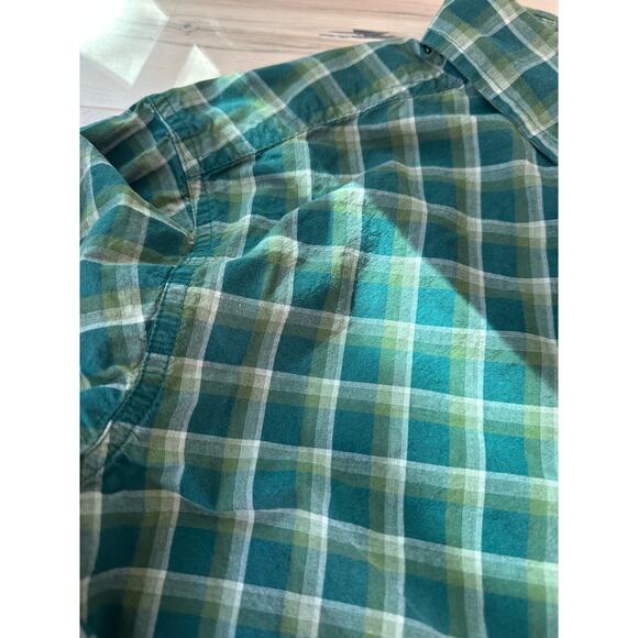 Columbia Men's Button Down Shirt Size Medium Green Plaid Casual Cotton - Picture 3 of 6